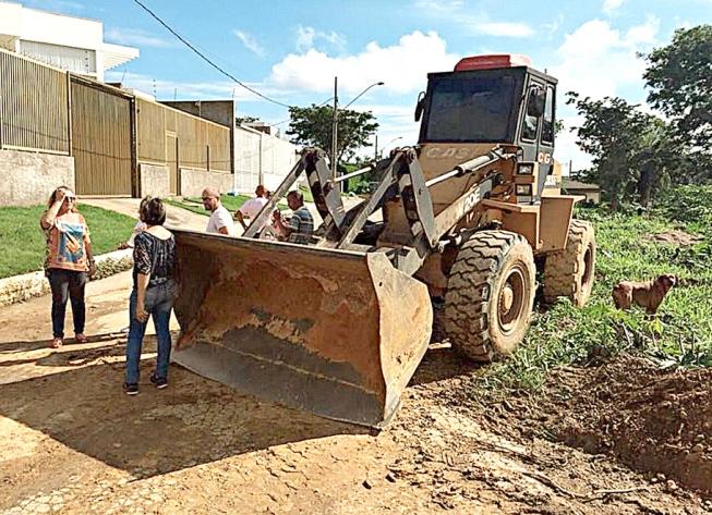 EM OBRAS - Moradores reclamam que árvores nativas estariam sendo suprimidas com a chegada das novas construções