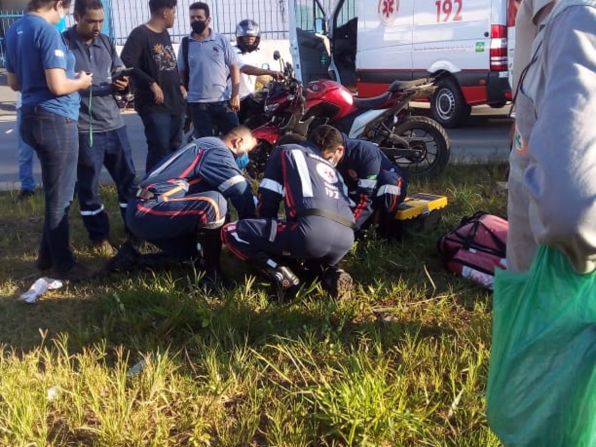 Motociclista fica ferido gravemente ao chocar-se contra caminhão na Castelo  Branco - Barueri na Rede