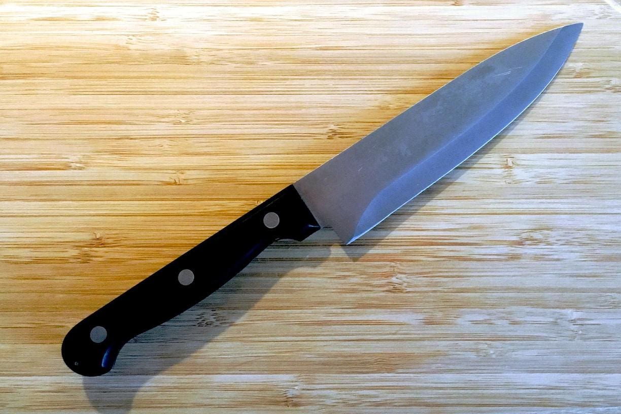Imagem ilustrativa de faca, objeto usado no crime — Foto: Pixabay 