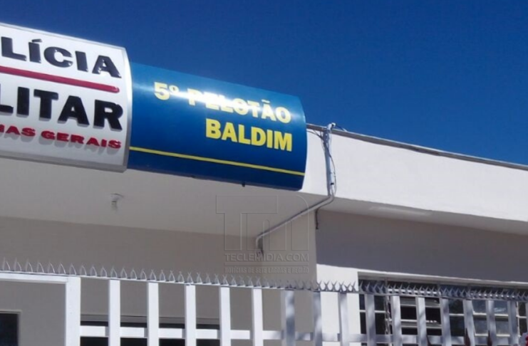 Homem é preso por descumprir medida protetiva e perseguir mulher em Baldim