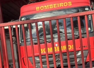 Casa é destruída por incêndio e moradora suspeita de incêndio criminoso em Sete Lagoas