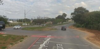 Batida entre Fiat Mobi e motocicleta deixa um ferido em Sete Lagoas