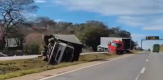Acidente entre carreta e caminhão interdita a BR-040 no sentido Sete Lagoas
