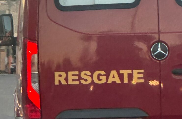 Motociclista sofre acidente com carro e recusa atendimento dos Bombeiros em Sete Lagoas