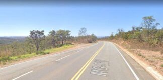 Duas pessoas ficam feridas em acidente envolvendo moto e carro na MG-010