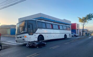 Passageira de motocicleta morre em grave acidente envolvendo ônibus em Belo Horizonte