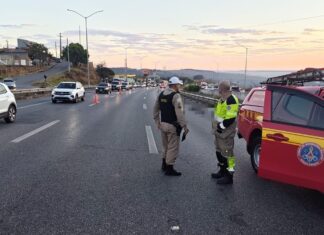Mulher de 22 anos morre atropelada na MG-10, em Vespasiano; motorista foge sem prestar socorro